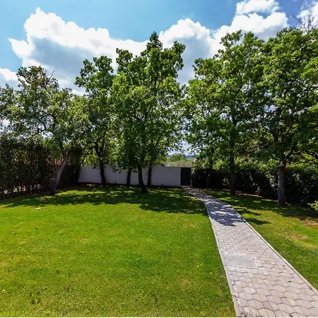 Mp Luxury With Swimming Pool Holiday home