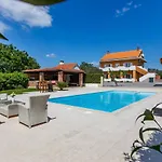 Mp Luxury With Swimming Pool Ferienhaus *