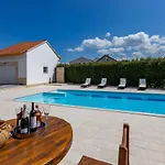 Ferienhaus Mp Luxury With Swimming Pool