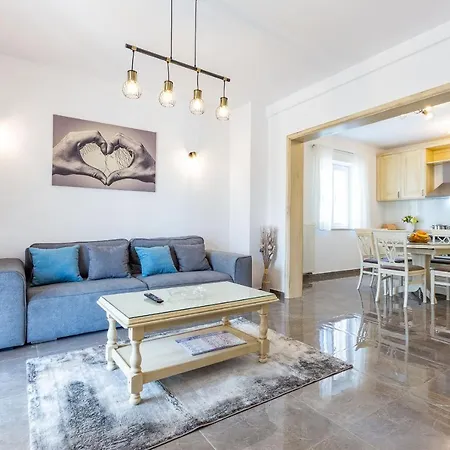 Mp Luxury With Swimming Pool