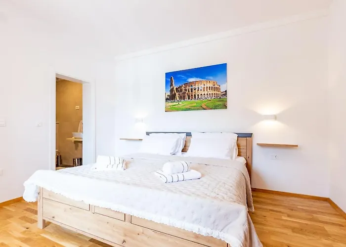 別荘 Mp Luxury With Swimming Pool ザダル