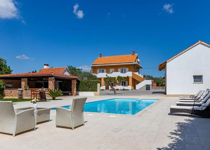 Mp Luxury With Swimming Pool Zadar